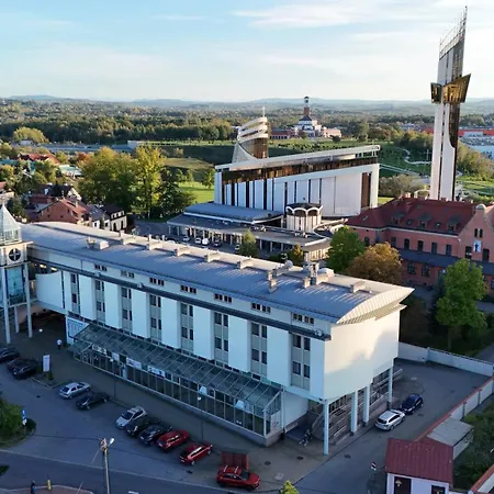 Pastoral At The Sanctuary Of The Divine Mercy מלון