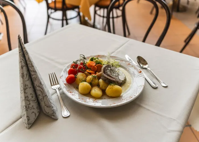 Pastoral At The Sanctuary Of The Divine Mercy מלון קרקוב