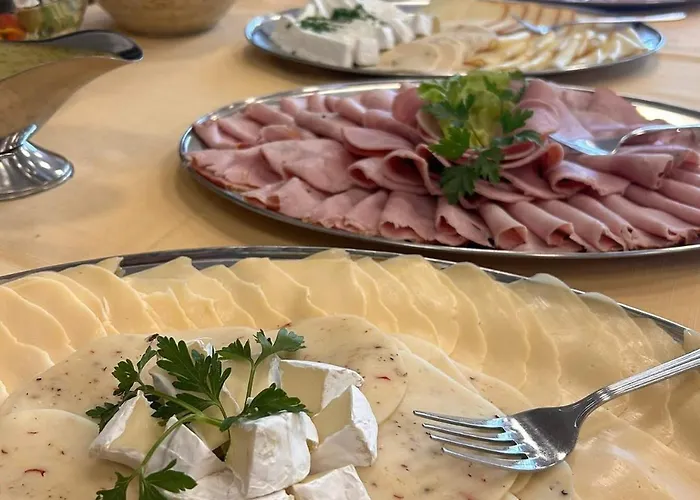 Pastoral At The Sanctuary Of The Divine Mercy מלון קרקוב
